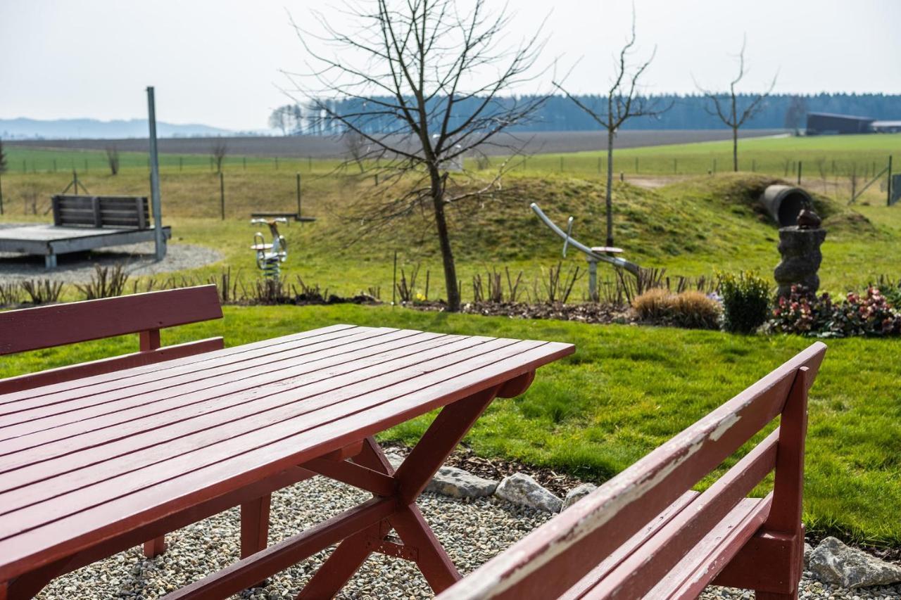 Ruhige Ferienwohnung Mit Panoramablick Ingoldingen エクステリア 写真
